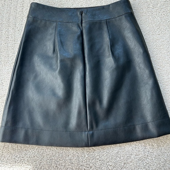 J crew Factory Black vegan leather mini skirt size 2 - Picture 2 of 7